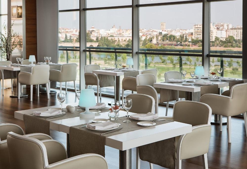 Nh Gran Hotel Casino De Extremadura Badajoz Bagian luar foto Restaurant