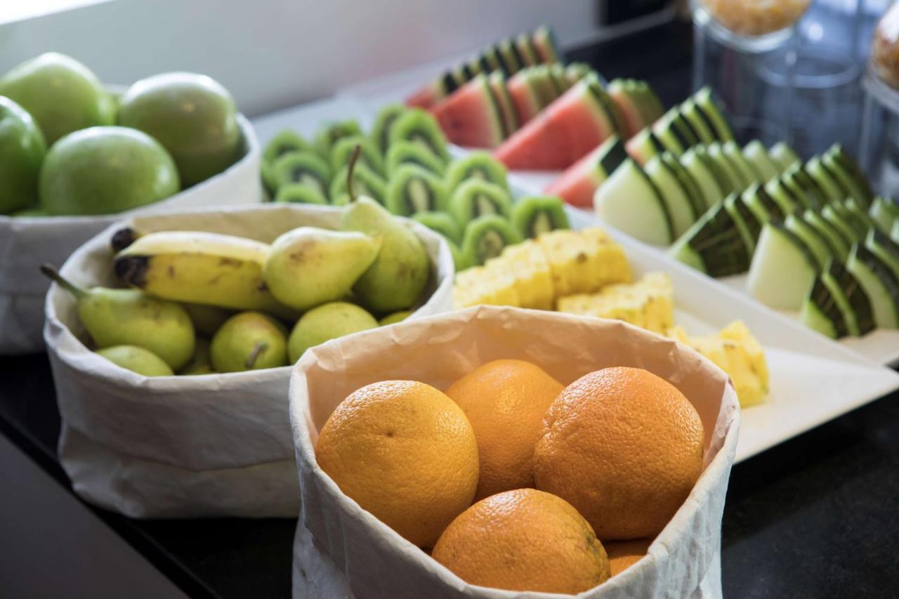 Nh Gran Hotel Casino De Extremadura Badajoz Bagian luar foto Fruit