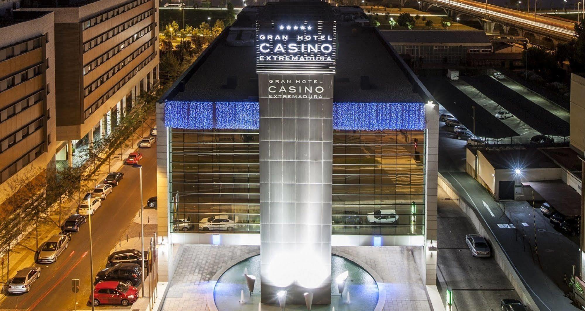 Nh Gran Hotel Casino De Extremadura Badajoz Bagian luar foto Casino Lisboa