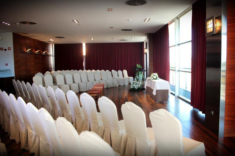 Nh Gran Hotel Casino De Extremadura Badajoz Bagian luar foto The hotel's ballroom